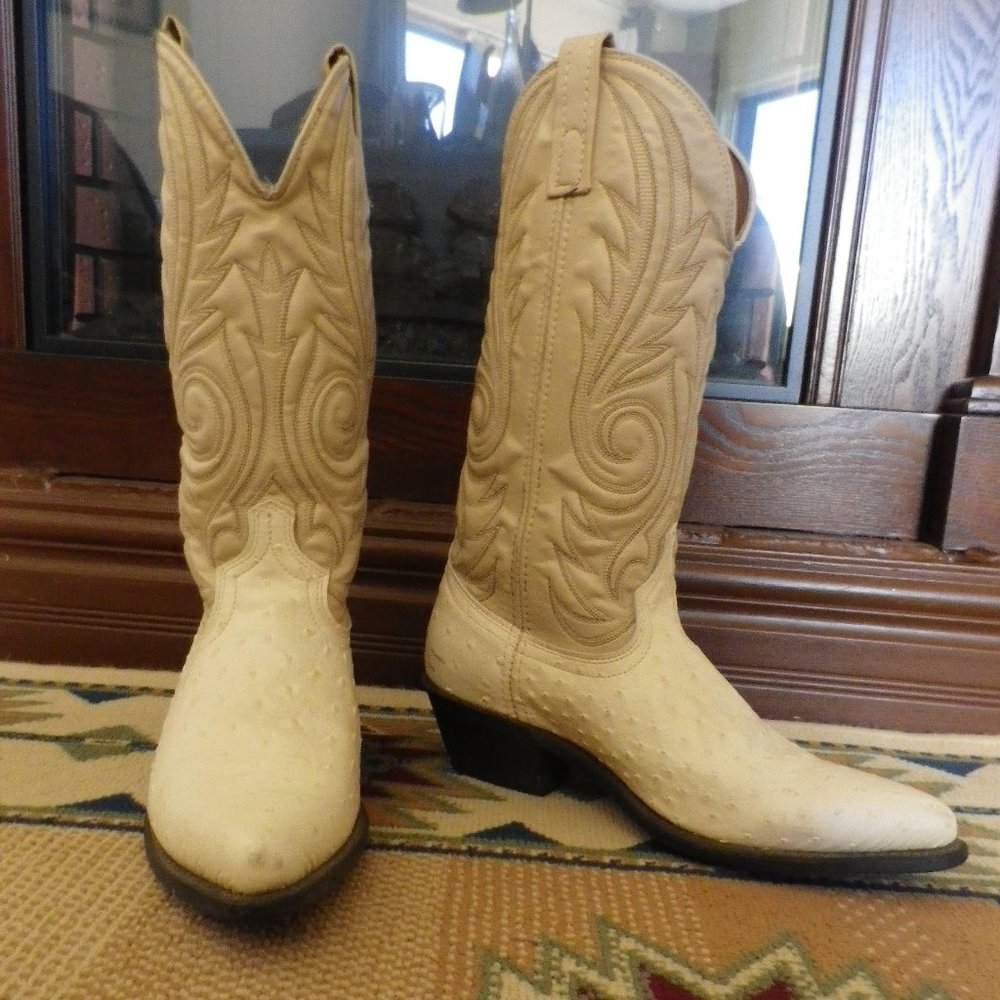 LIKE NEW VERY LITTLE WEAR ON THE SOLES - Men's cream ostrich skin western boots